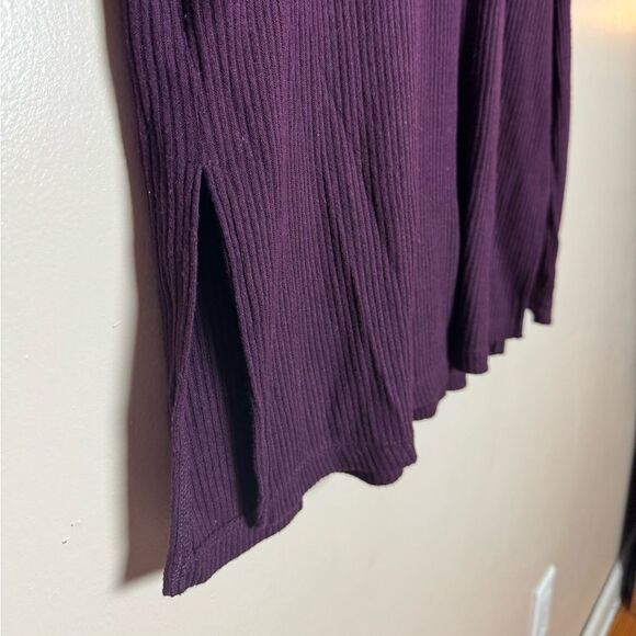 Burgundy Sanctuary Turtleneck Sweater Size S EUC - Picture 5 of 6
